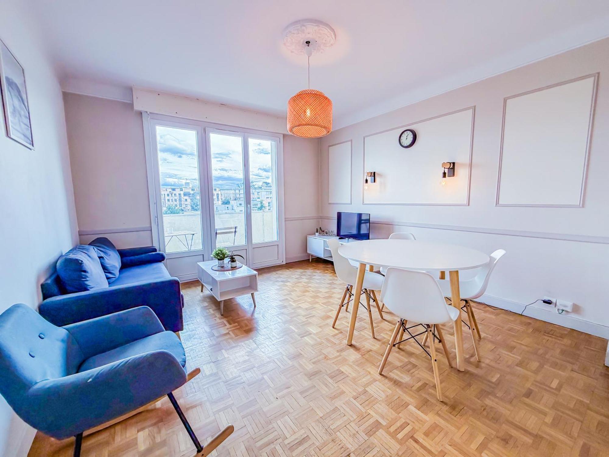 Splendide T4 Avec Balcon Apartment