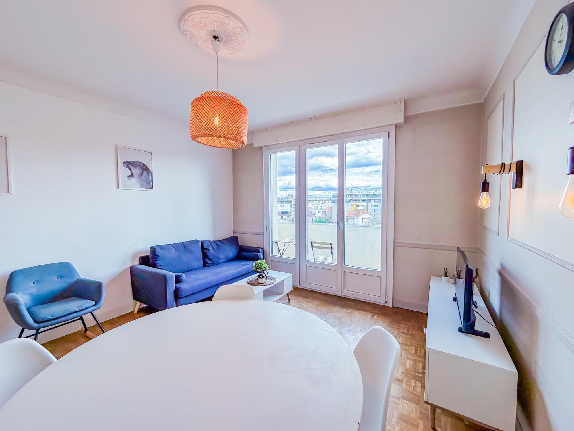 Apartment Splendide T4 Avec Balcon